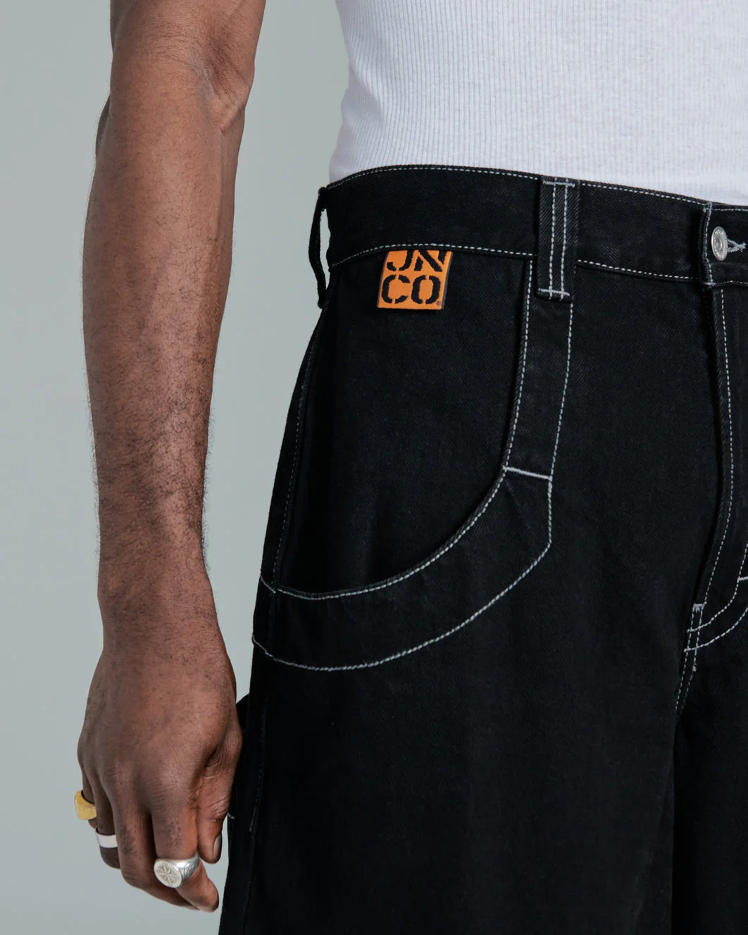 Convict. 50". Jet Black. - Image 8